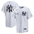 New York Yankees | Nike x KAWS White Stadium Jersey